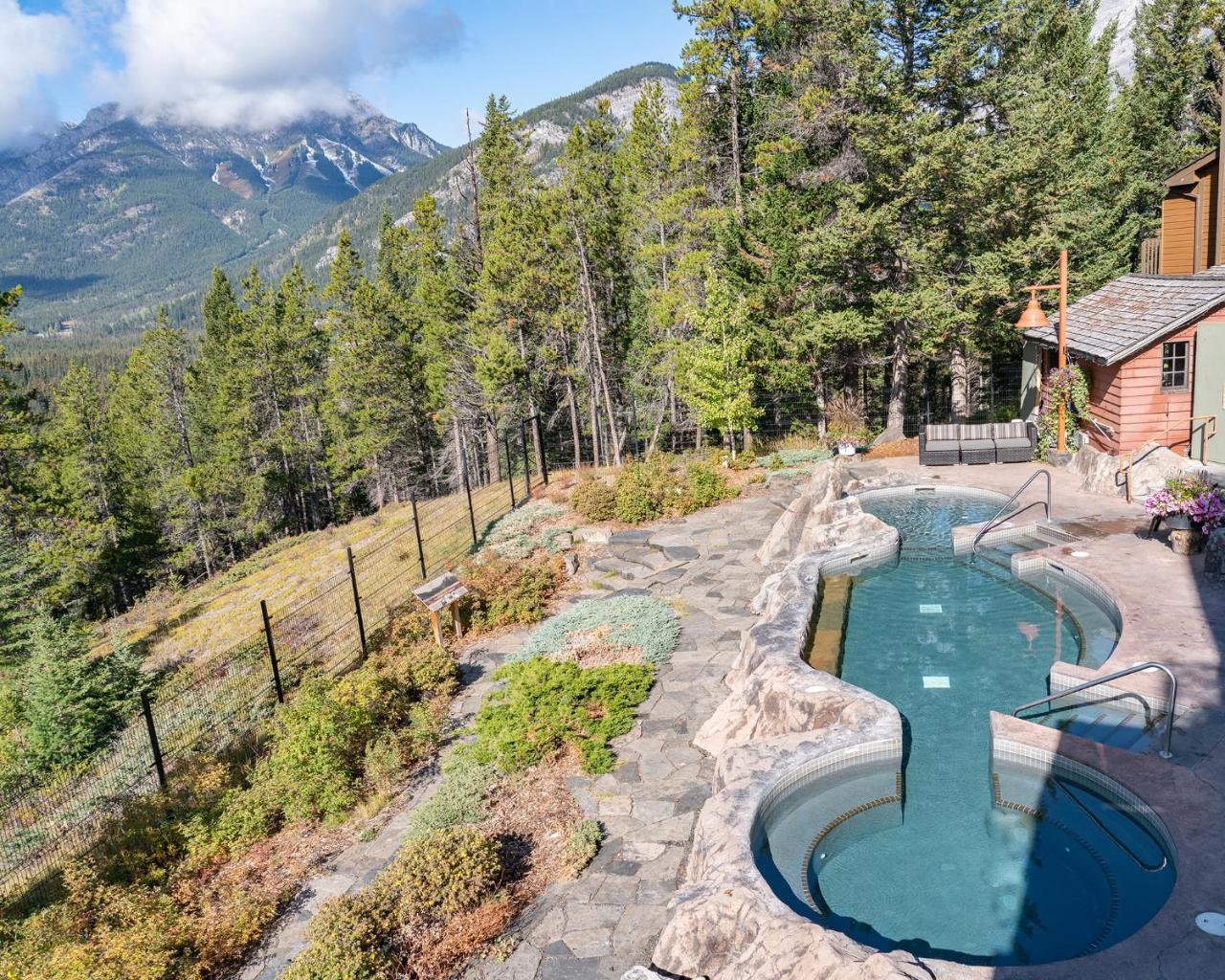 The Hidden Ridge Resort Banff Bagian luar foto